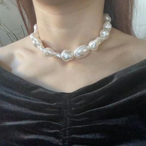 Vintage Baroque pearls necklace choker (maybe faux) can’t tell